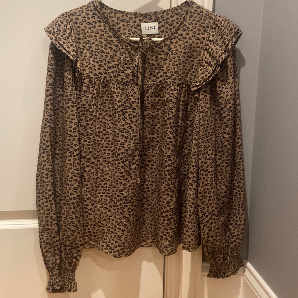 Leopard flowy blouse